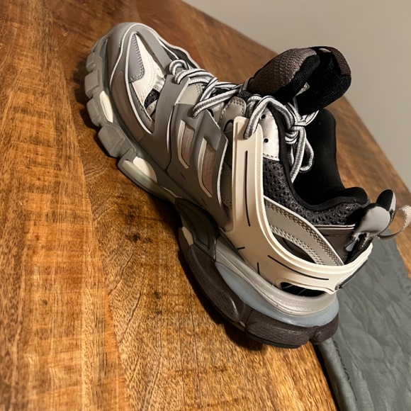 Balenciaga track main image 6
